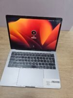 Macbook Pro 2017 - Image 5
